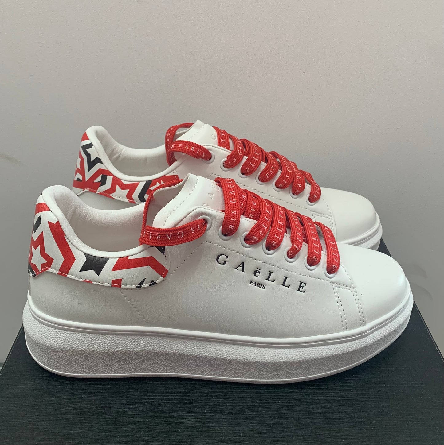 GAELLE - SNEACKERS, RED AND WHITE - fly-chic21